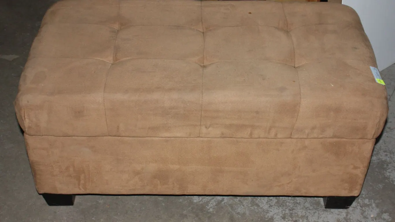 FOOTSTOOL/ FABRIC TOP COFFEE TABLE WITH BUILT