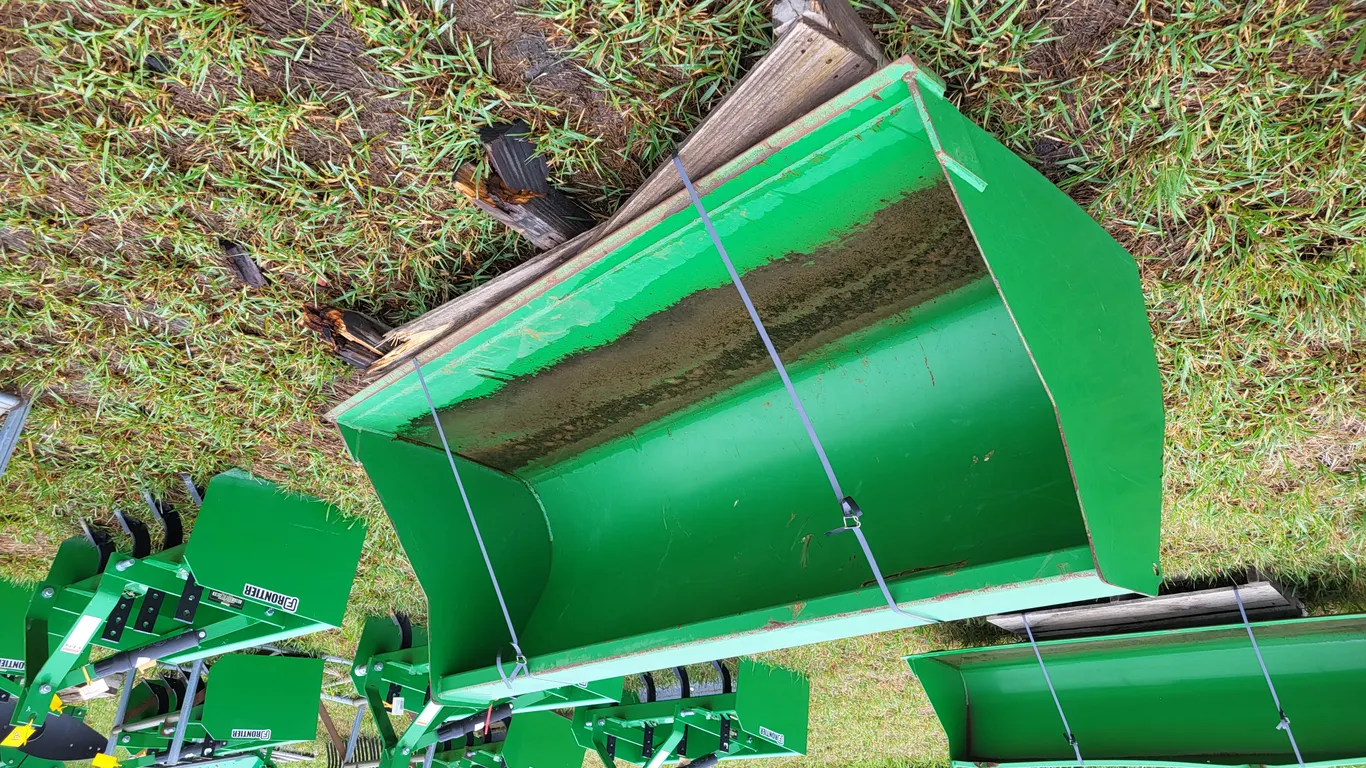 John Deere Loader Bucket - 72IN