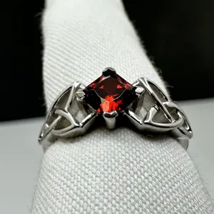 Red Garnet Gemstone Open Work Band 925 Sterling Silver Ring Sz 5