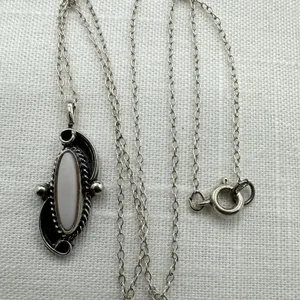 Southwestern US Sterling Silver Mother of Pearl Oval Pendant Chain Necklace