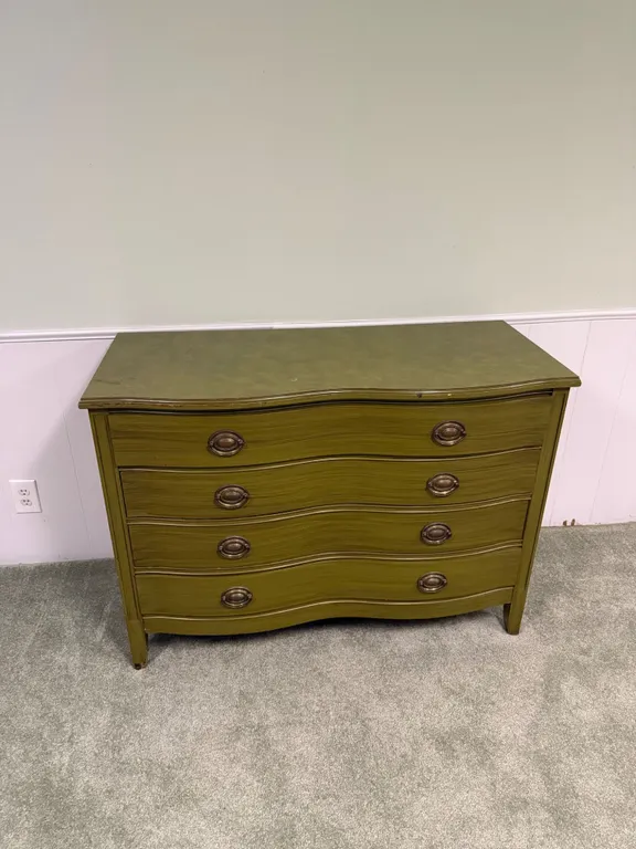 Green Wave Front Chest