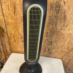 Honeywell HY-047T Tower Fan with Digital Controls