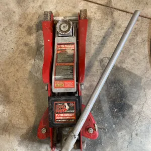 Torin Big Red Hydraulic Floor Jack With 2.5-Ton Capacity