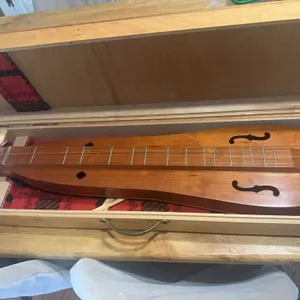 Dulcimer-Vtg John Maxwell