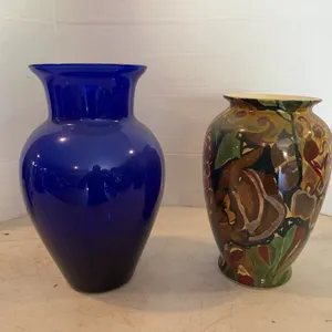 2 Vases