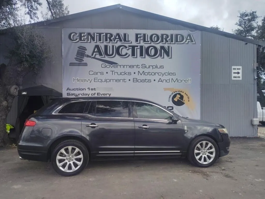 2014 Lincoln MKT RUNS/MOVES Base
