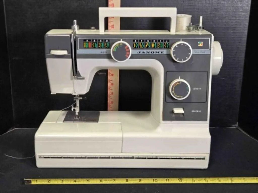 Sewing machine, Janome Model L-392, missing cord