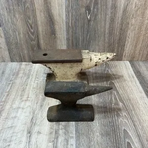 Miniature Cast Iron Blacksmith Anvils (2)
