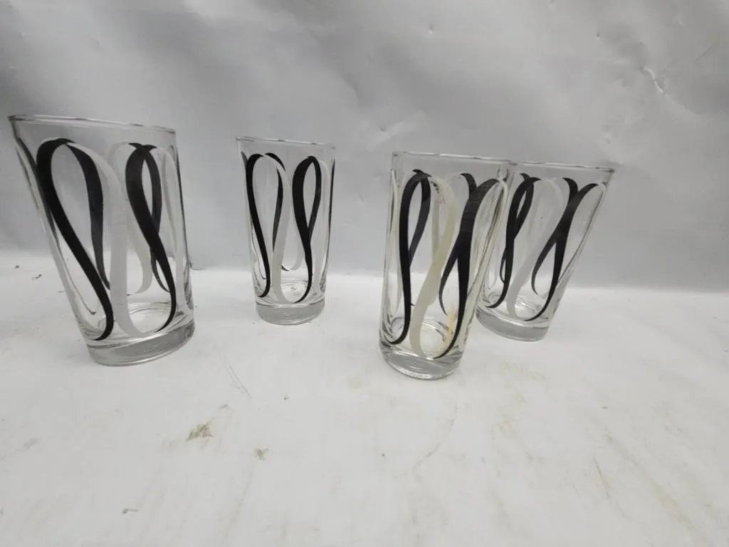Set of 4 Black & White Swirl Drinking Glasses