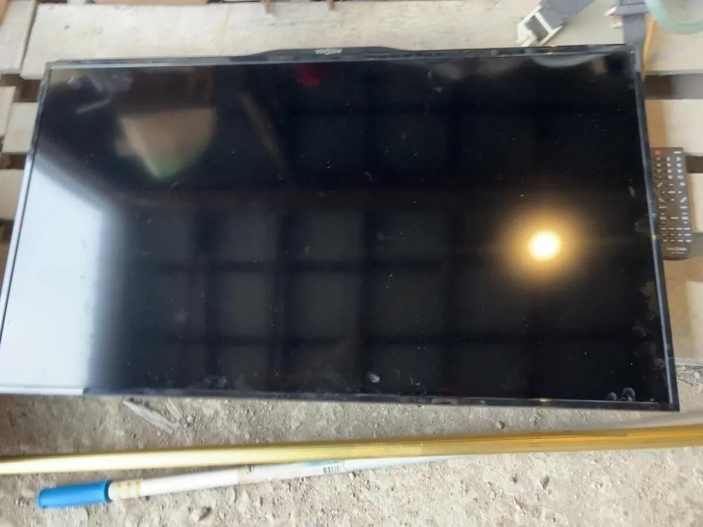 Insignia Flat Screen TV with Remote
