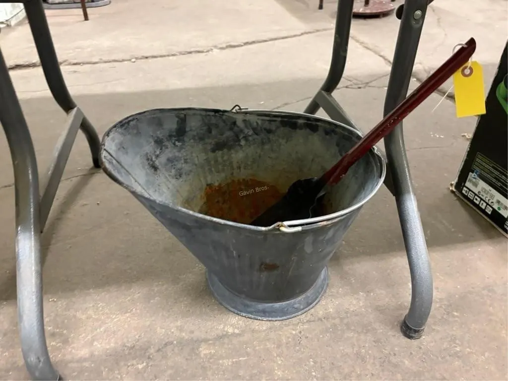 Ash bucket