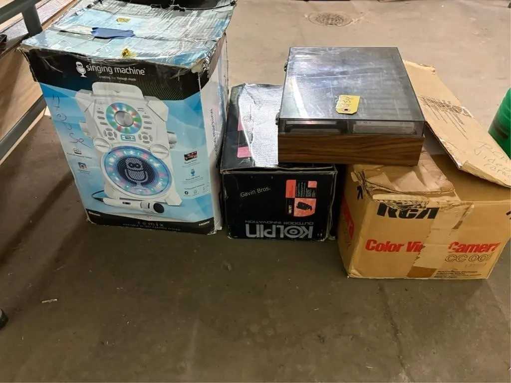 Cassett Tapes, Singing Machine, Kolpin Gun Holder