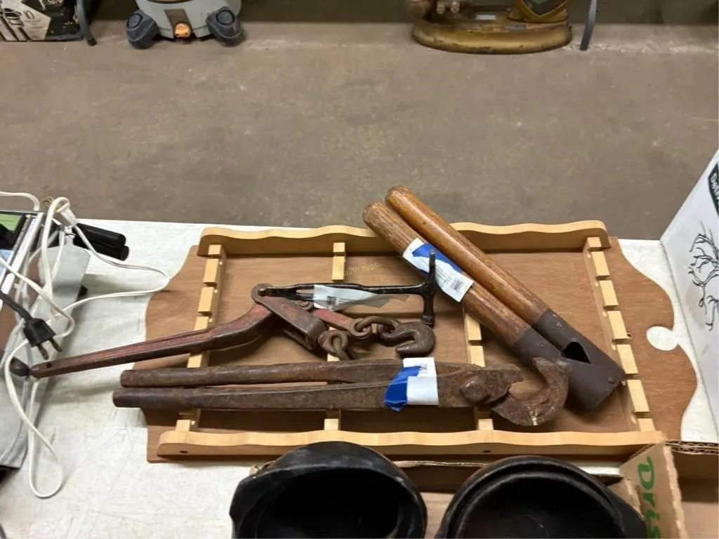Dehorner, Chain Binder & Forge Tool