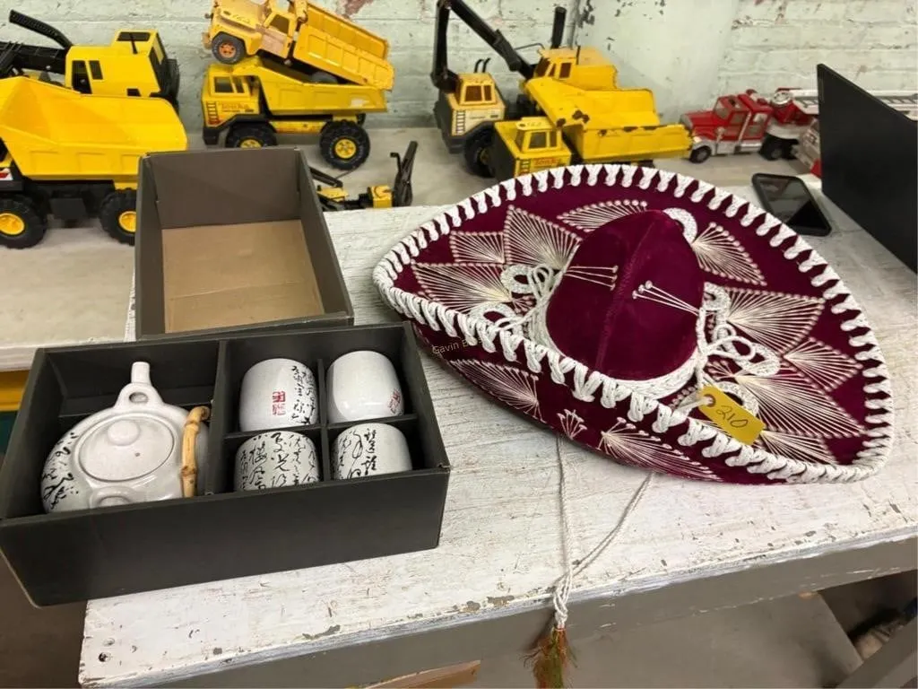 Sombrero & Japanese Tea Set