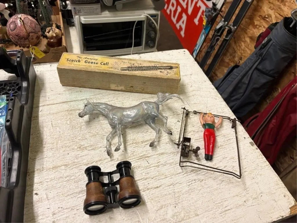 Theater Binoculars, Unicorn, Circus Figure etc