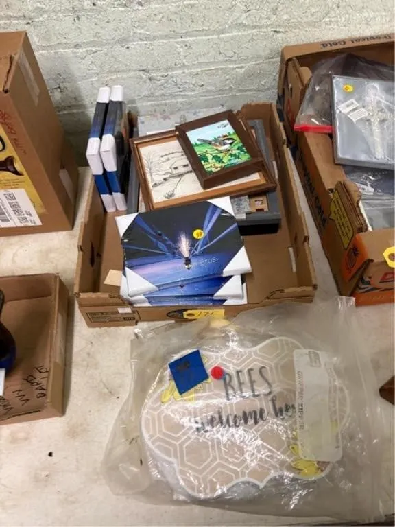 Misc Picture Frames & D�cor