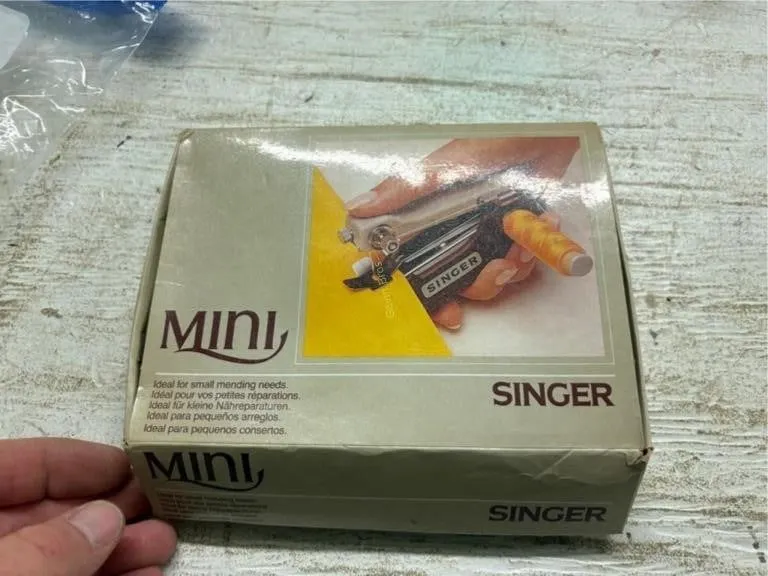 Mini Singer Mender