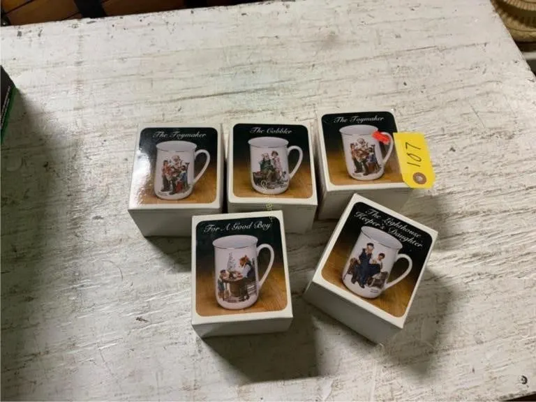 (5) Norman Rockwell Souvenir Cups