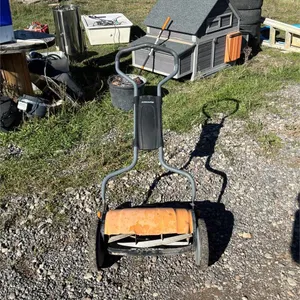 Fiskars Push Lawn Mower