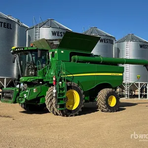 2015 John Deere S680 Combine Harvester