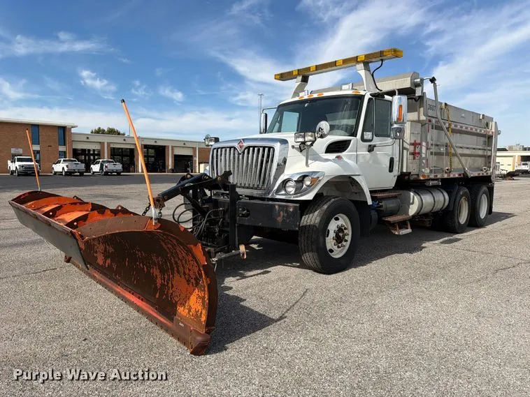 2017 International 7500 dump truck