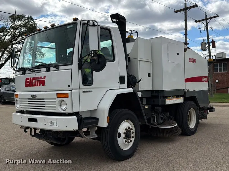 2006 Sterling SC8000 street sweeper truck