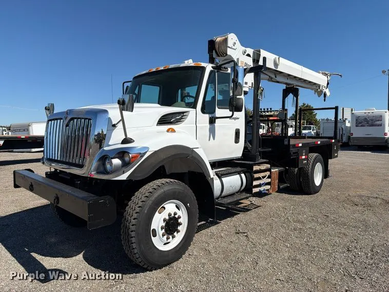 2014 International WorkStar 7300 digger derrick truck