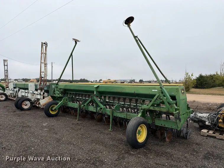 John Deere 520