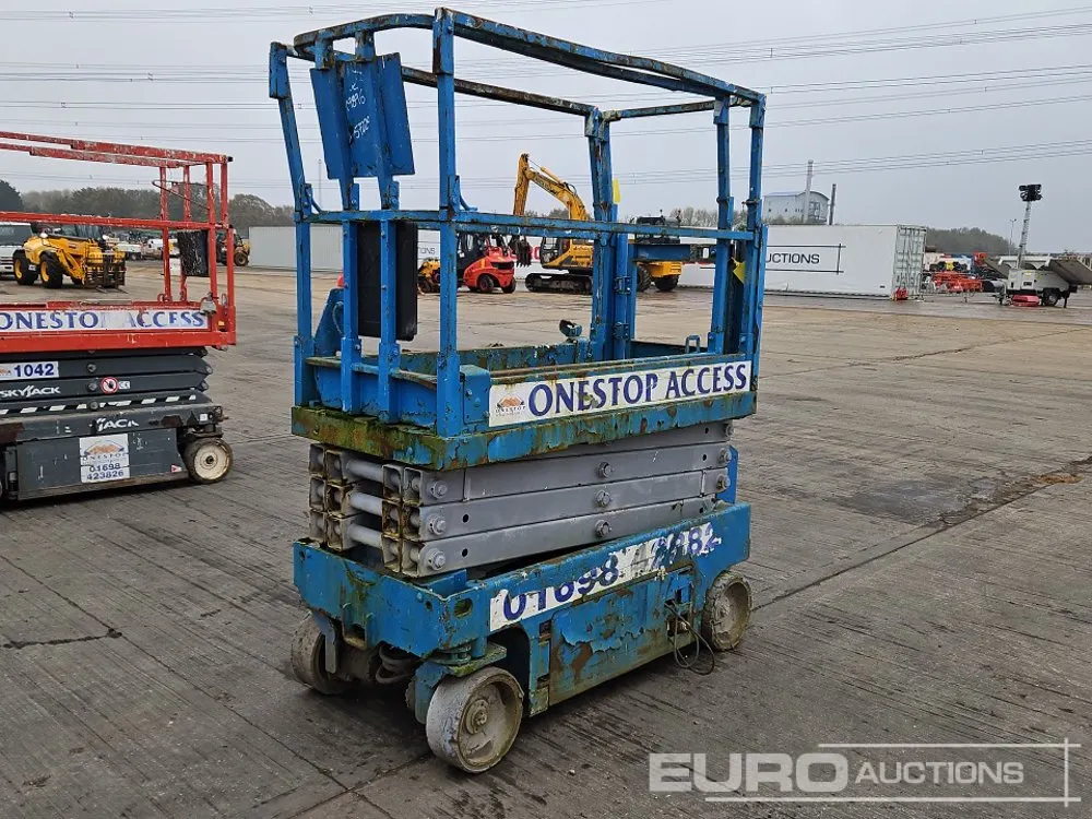 Genie Electric Scissor Lift (Flat Battery)