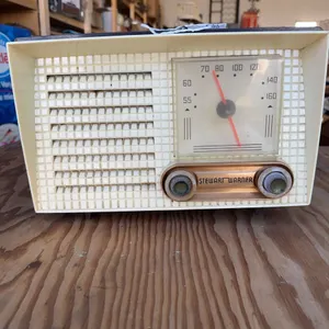 Early 1950s Stewart Warner Tabletop AM Radio Cream Plastic 10x6x5 Inches Vintage