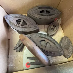 Vintage Cast Iron Sad Irons and Detachable Wooden Handle Accessories