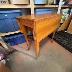 Oak Drop Leaf Side Table with Queen Anne Legs, 28x36x15 Inch Measurements