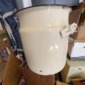 Enamel Chamber Pot With Handle And Set Of Four 10 Cent Price Signs