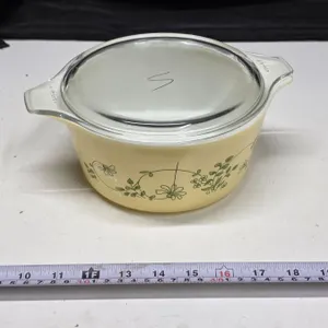 Pyrex Casserole Dish w/ Lid