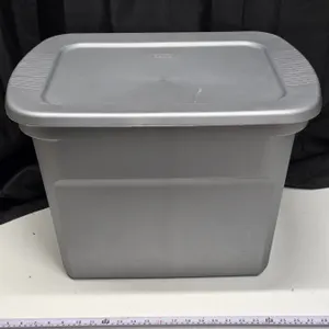 68 L Plastic Tote