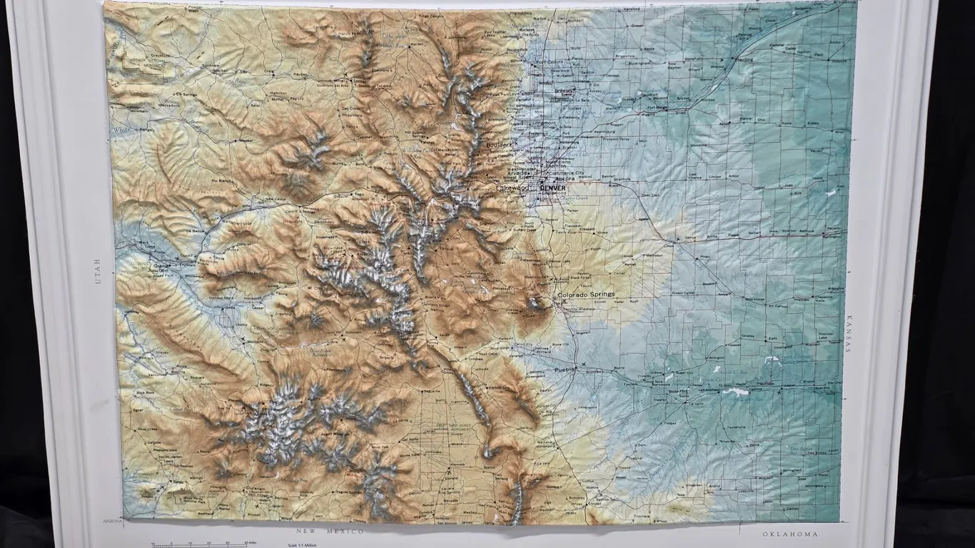 Topographical Framed Map of Colorado, 1:1,000,000 Scale