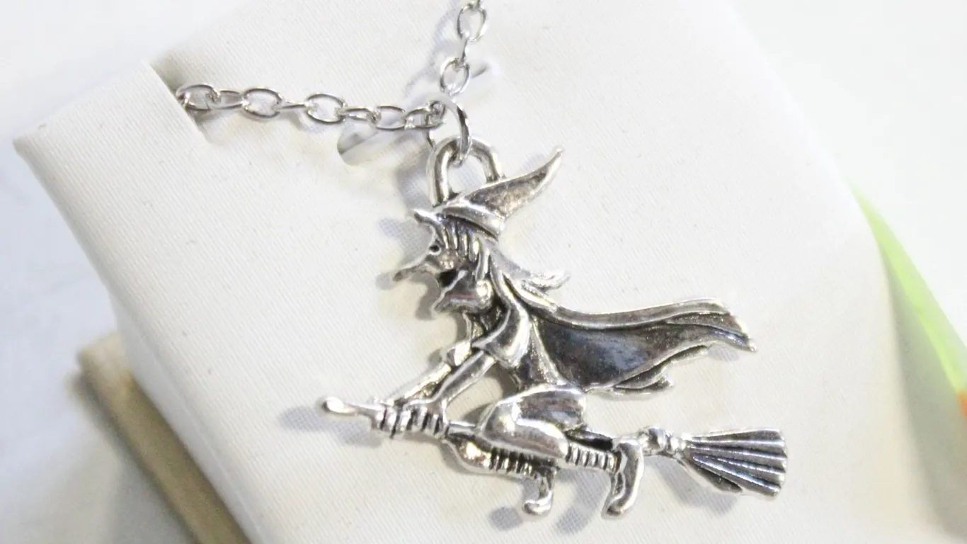 NEW HALLOWEEN WITCH NECKLACE