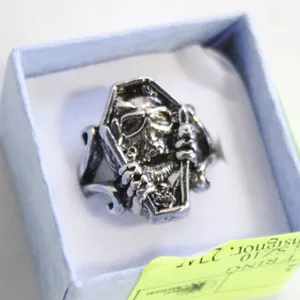 NEW MENS SKULL BAT RING VAMPIRE COFFIN RING SZ10