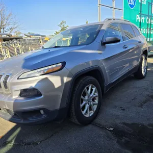 (#26-10-0219-V) 2017 Jeep Cherokee Latitude 4x4 SUV