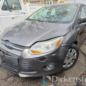 2012 Ford Focus SE, 1FAHP3K20CL382375