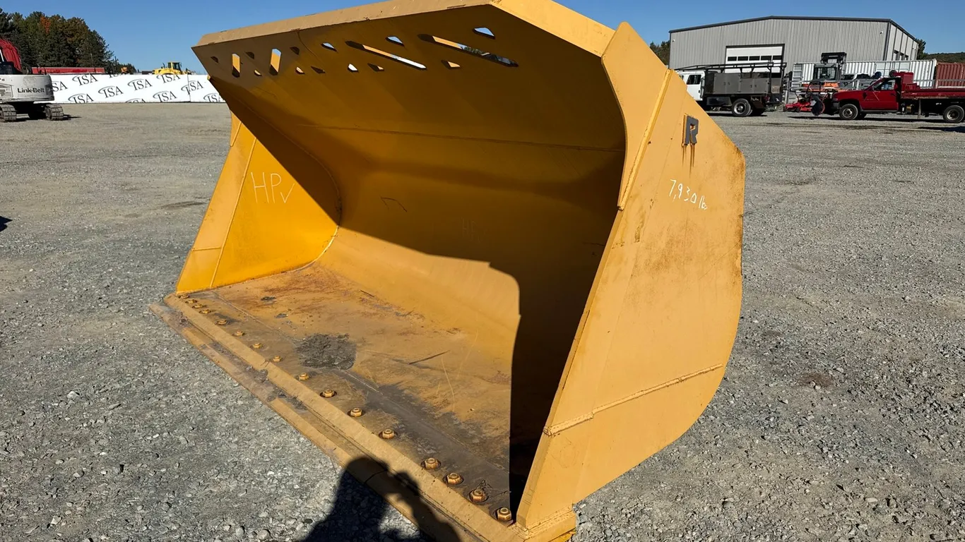 R HDS 138" Loader Bucket