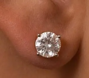 $600, 10klab diamond (0.55ct)earing, retail value $600