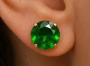 $600, 14kchrome diopside (2.53ct)earing, retail value $600