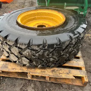 (1) 17.5R25 Tire and Rim