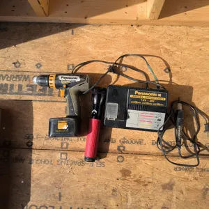 Panasonic Universal Charger 7.2V - 24V, Panasonic Drill & Driver & Misc