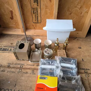 Bathroom Accessories Lot