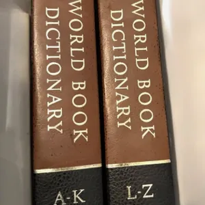 World Book Dictionary 1976 A-Z Thorndike-Barnhart Hardcover Set of 2 Gilt Edge