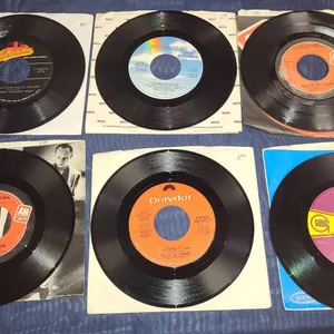6 7-Inch 45 RPM Records Mixed Artists & Labels