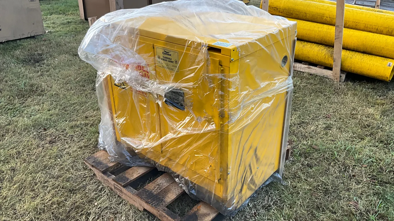 CONDOR FLAMMABLE LIQUID STORAGE CABINET