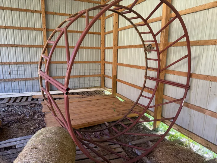8Ft Round Bale Feeder